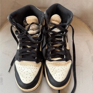 Air Women's Black and White Sneakers